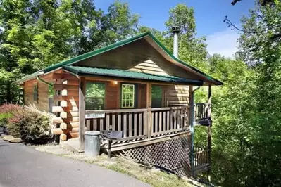 serenity secluded cabin in pigeon forge