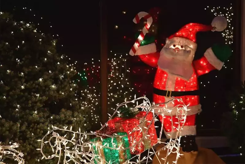 santa lights smoky mountains
