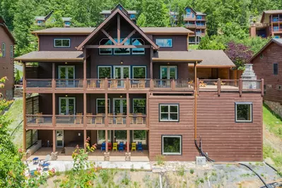 big vista 4 bedroom cabin in Gatlinburg