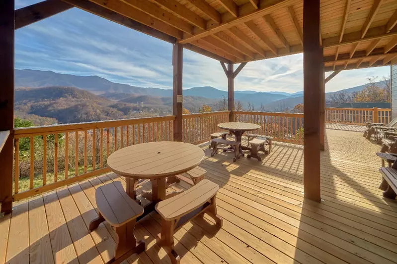 highlands view lodge deck