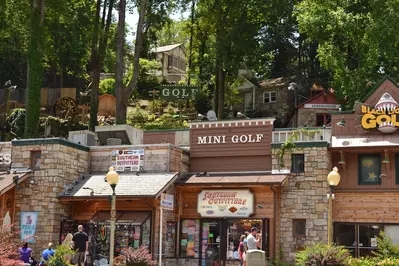 gatlin's fun center mini golf