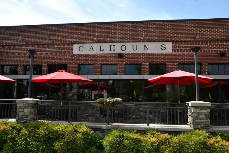 calhouns pigeon forge