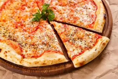 Cheese pizza at Gatlinburg restaurant