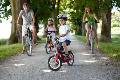 Family_bike_ride_near_their_large_group_Smoky_Mountain_cabin