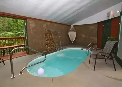 Alpine_Chalet_Rentals_Sweet_Memories_by_the_Pool