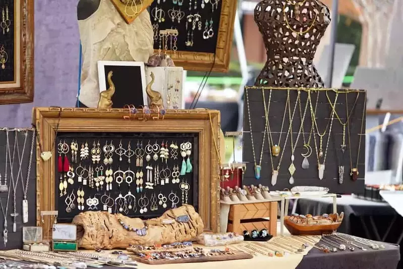 jewelry at a craft show in gatlinburg
