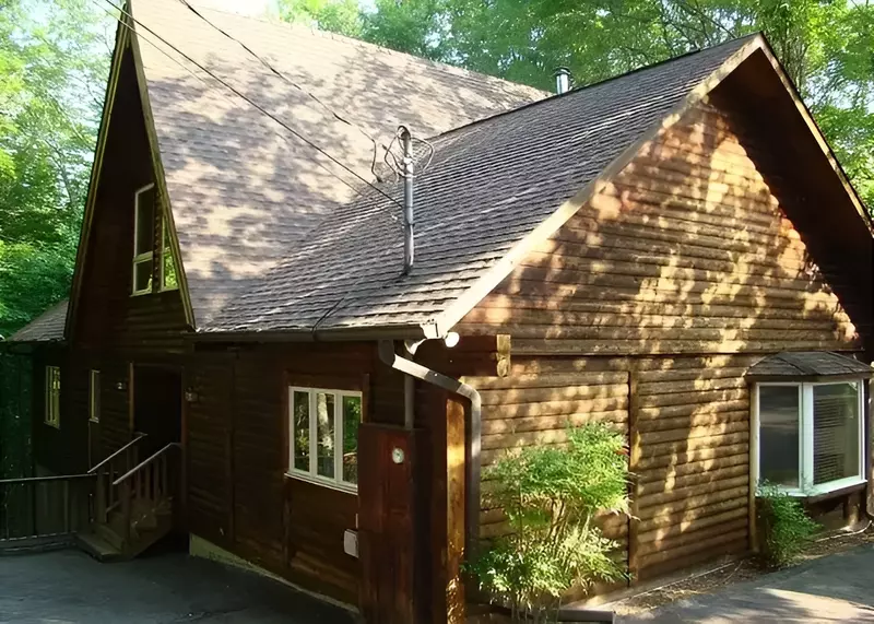 Outside of a beautiful Gatlinburg chalet