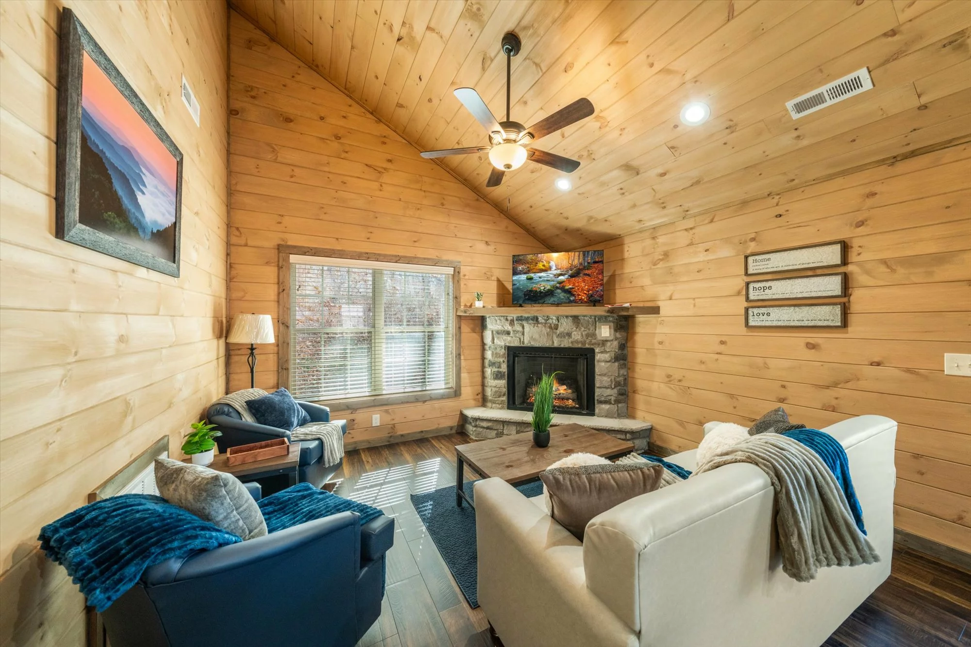 ALPINE BLISS - 3 bedroom Cabin in Pigeon Forge | Alpine Chalet Rentals