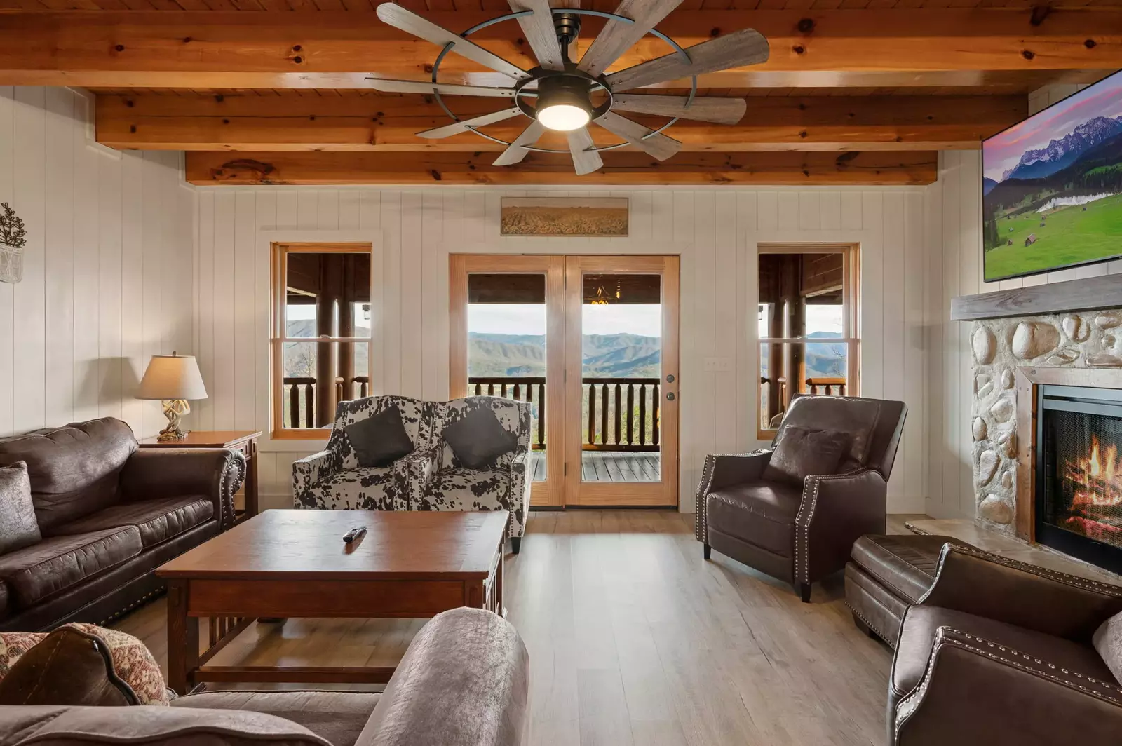AWESOME VIEW LODGE