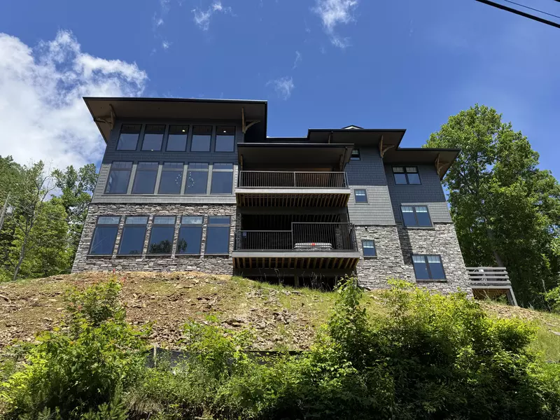 GREYSTONE HEIGHTS LODGE