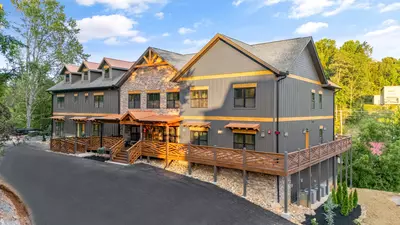 BEARS GRAND GETAWAY