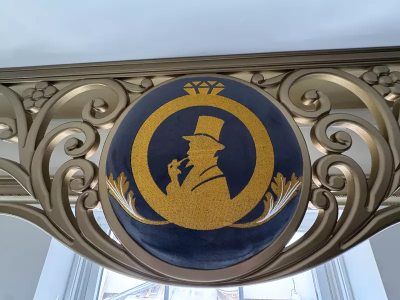 DICKENS LODGE