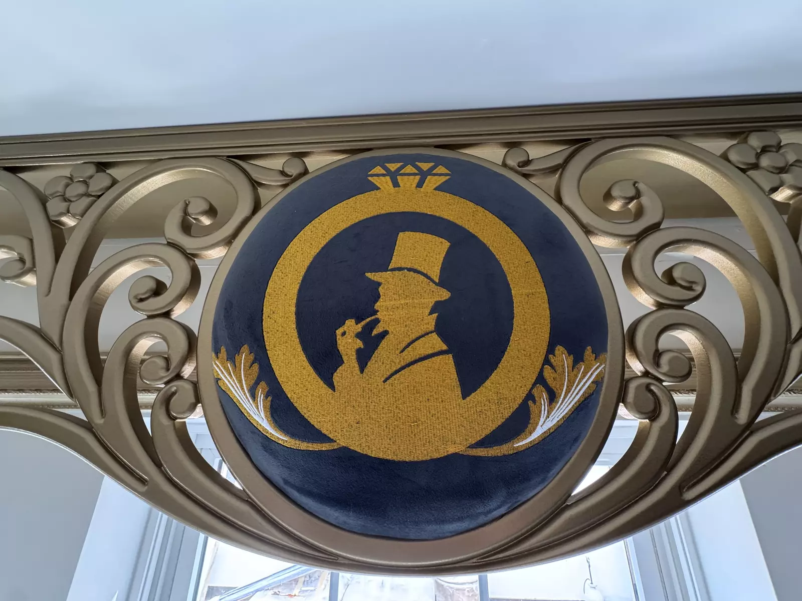 DICKENS LODGE