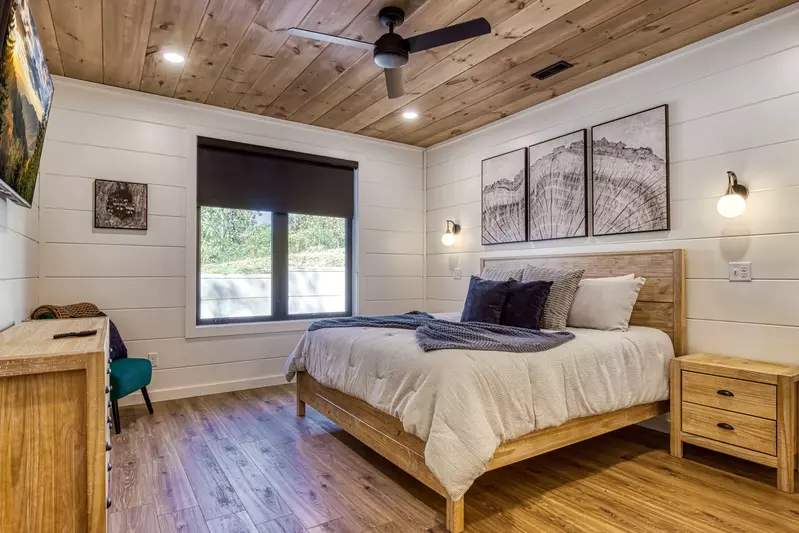 WANDERIN' BEAR LODGE