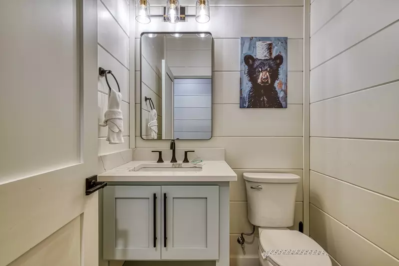 WANDERIN' BEAR LODGE