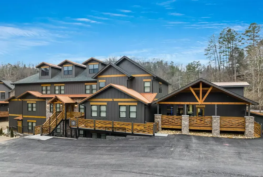 Big Bear Cove Lodge large cabin in the Smokies