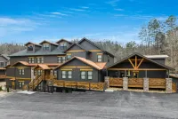 Big Bear Cove Lodge large cabin in the Smokies