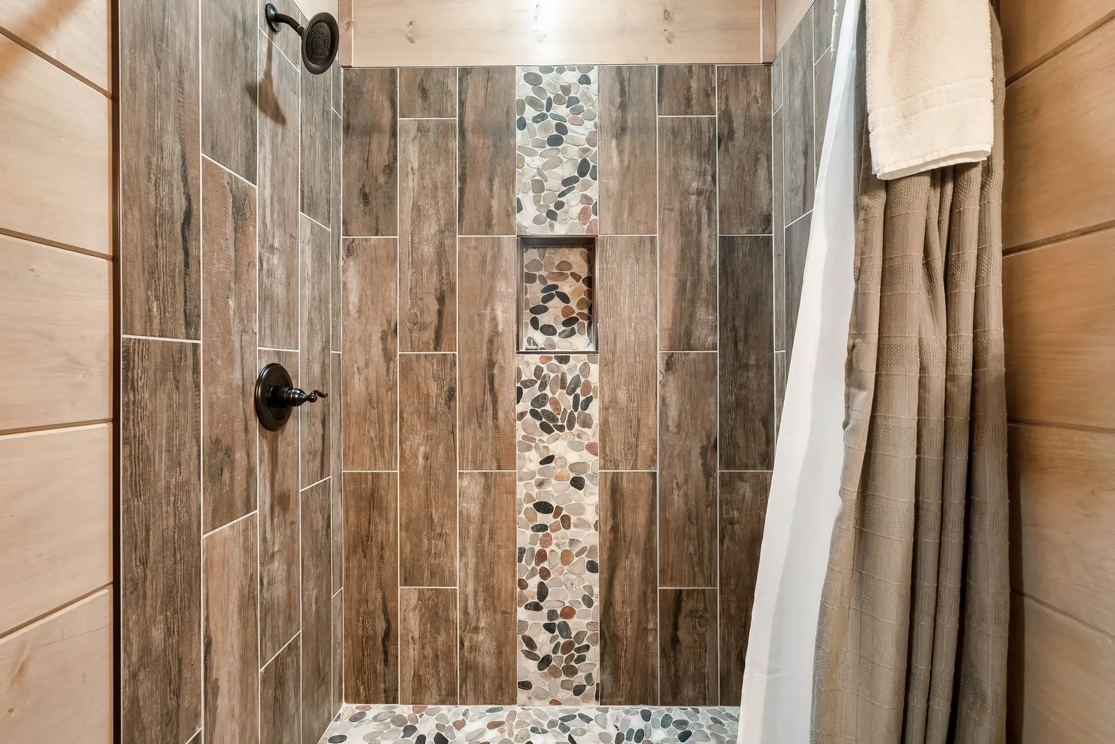 MOUNTAIN MASTERPIECE