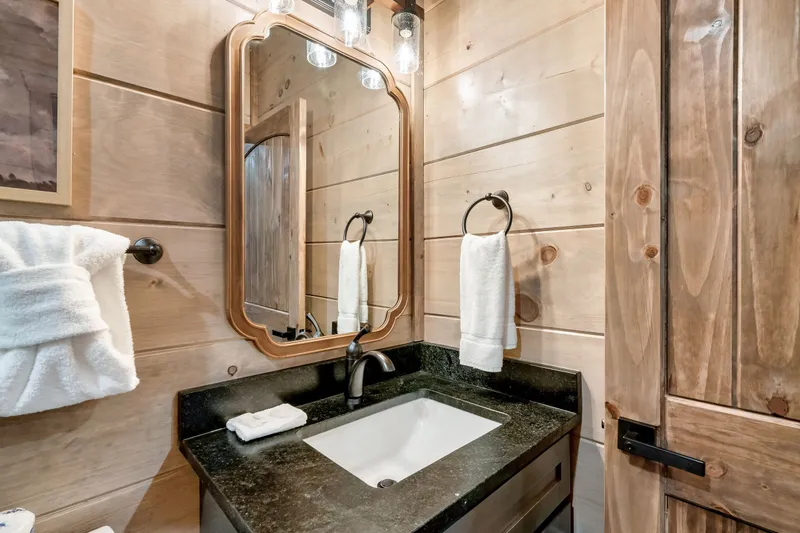 MOUNTAIN MASTERPIECE