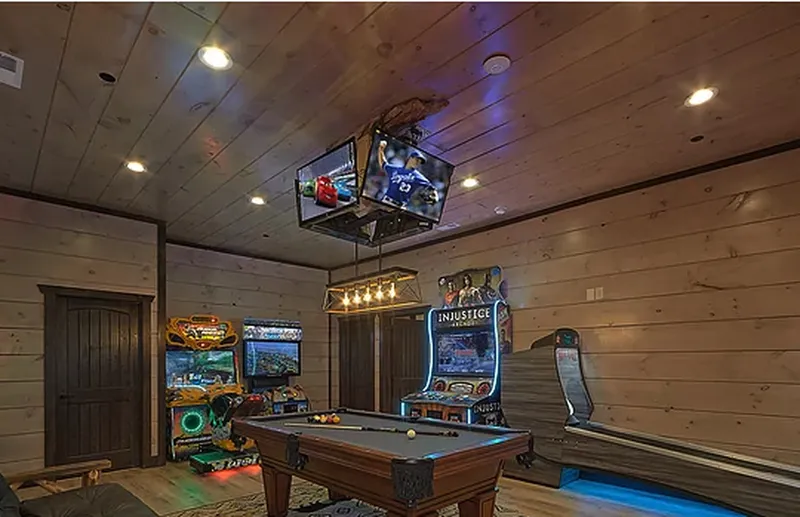 MOUNTAIN MASTERPIECE