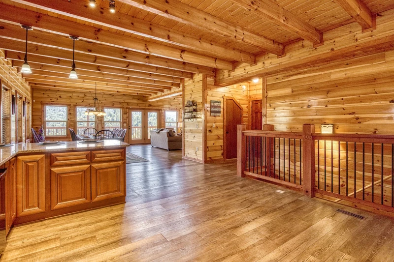 MOUNTAIN VIEW POOL LODGE