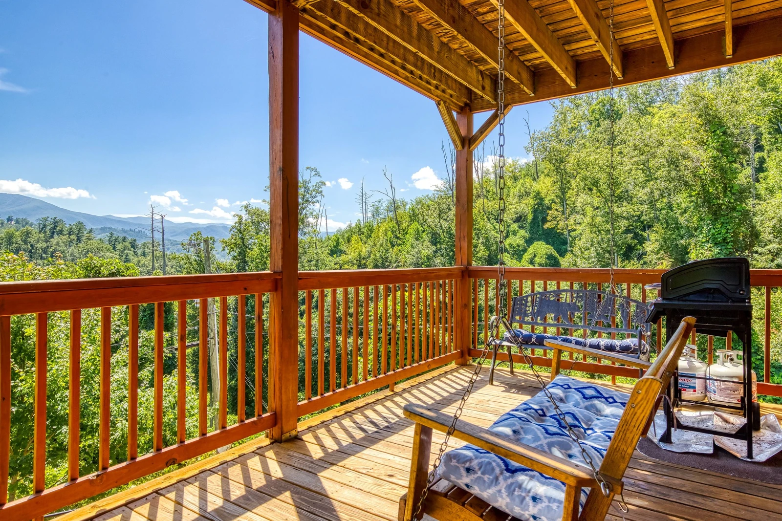 MOUNTAIN VIEW POOL LODGE