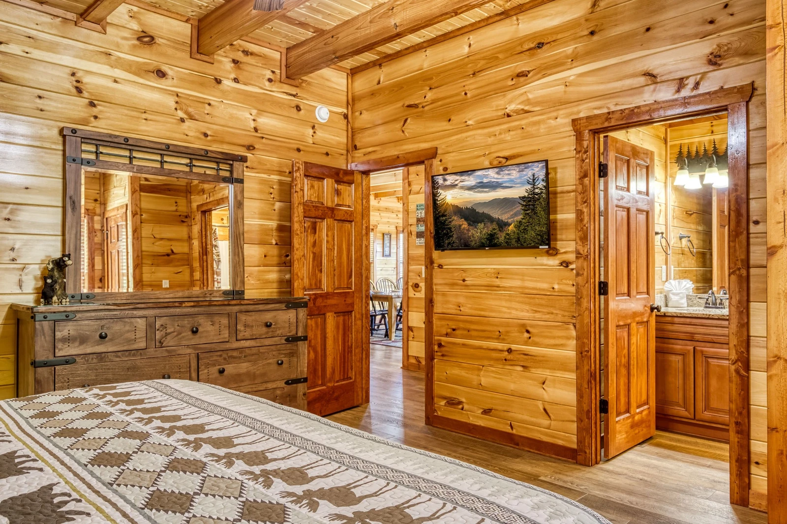 MOUNTAIN VIEW POOL LODGE