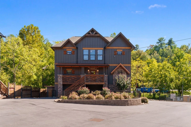BEAR CREEK LODGE