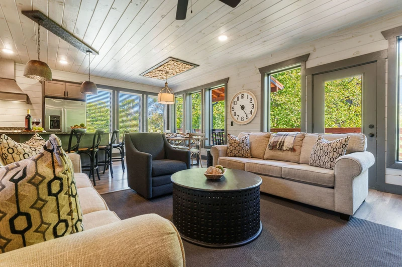 BEAR CREEK LODGE