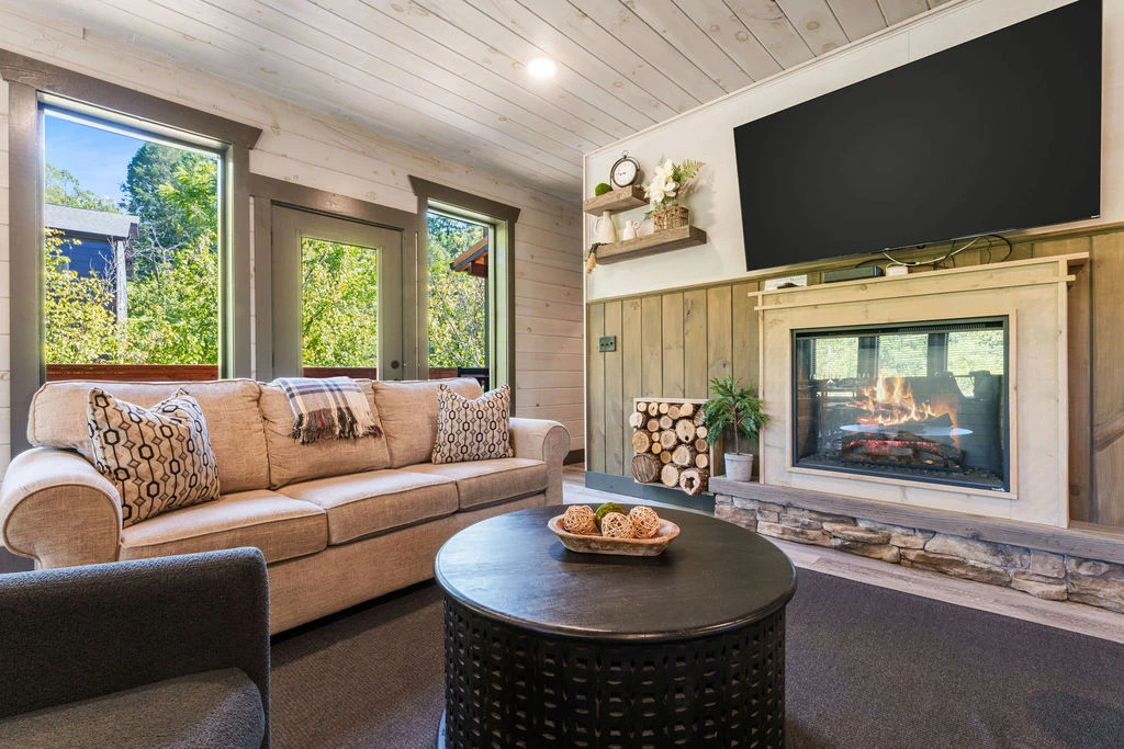 BEAR CREEK LODGE