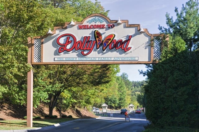 Welcome to Dollywood sign