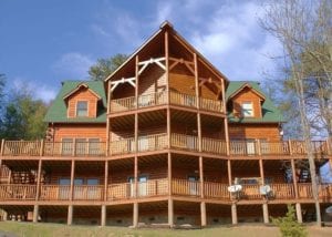 Enormous_large_group_Smoky_Mountain_cabin_within_walking_distance_of_Dollywood